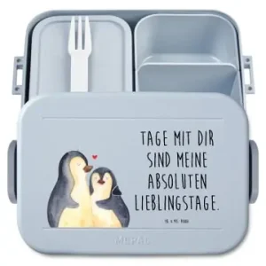 Must-Have Mr. & Mrs. Panda Bento Box Pinguin umarmen Motiv mit Spruch in Blau Pastell günstig kaufen | limango